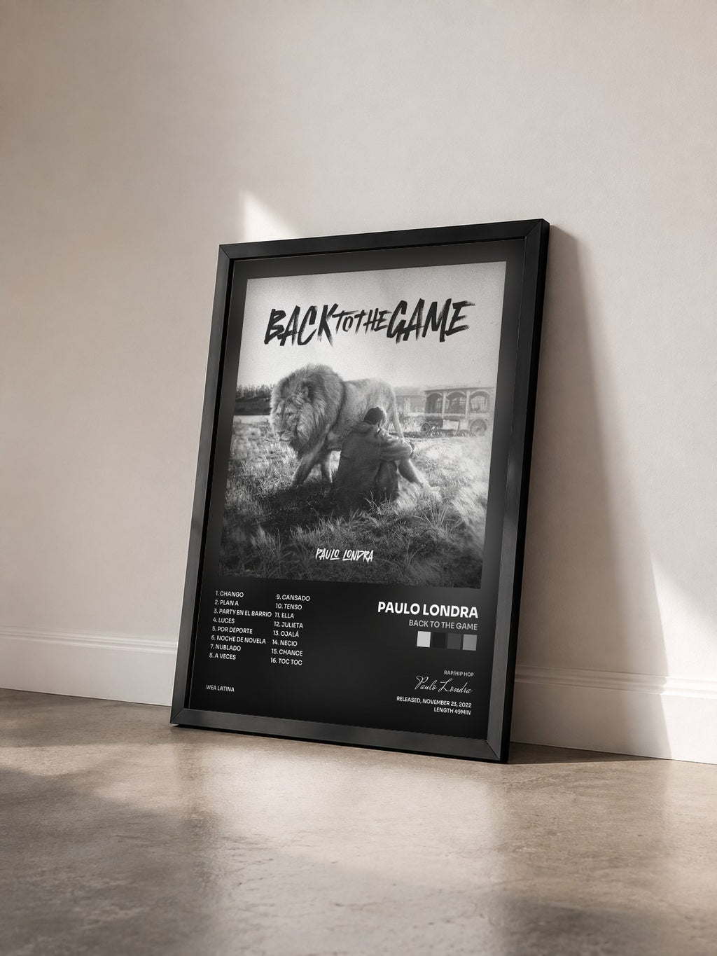 #noir Tableau de l'album Back To The Game de Paulo Londra vu de trois quarts, cadre noir
