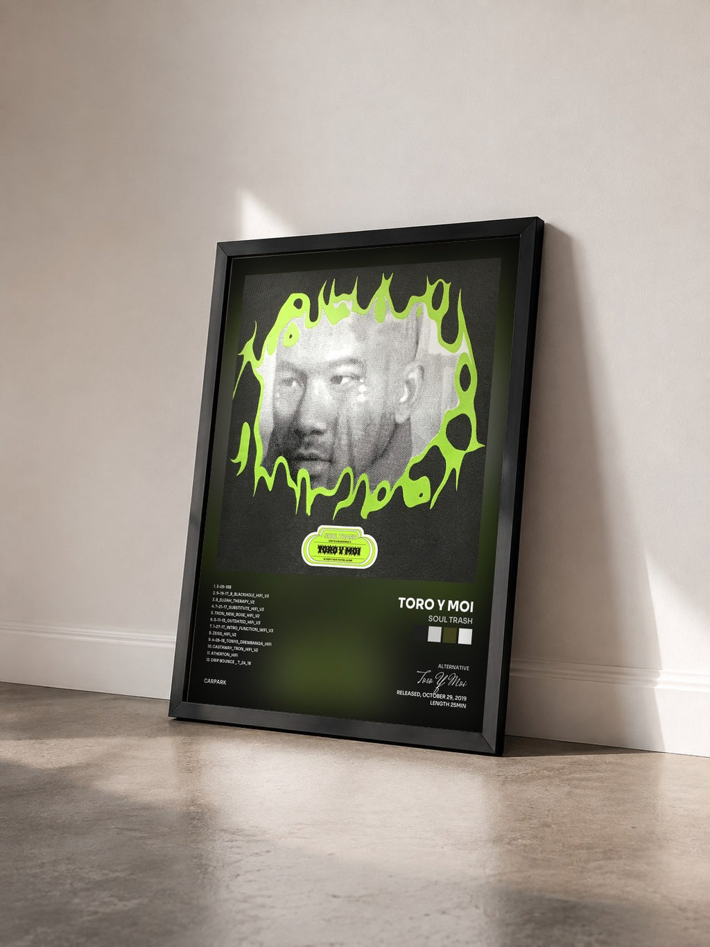 #noir Tableau de l'album Soul Trash de Toro Y Moi vu de trois quarts, cadre noir