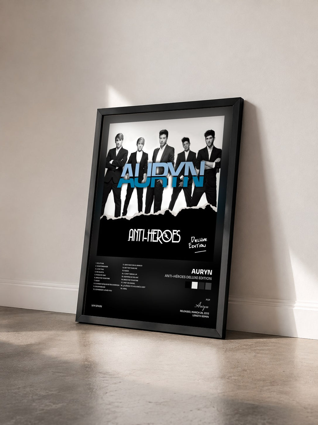 #noir Tableau de l'album Anti-Héroes Deluxe edition de Auryn vu de trois quarts, cadre noir