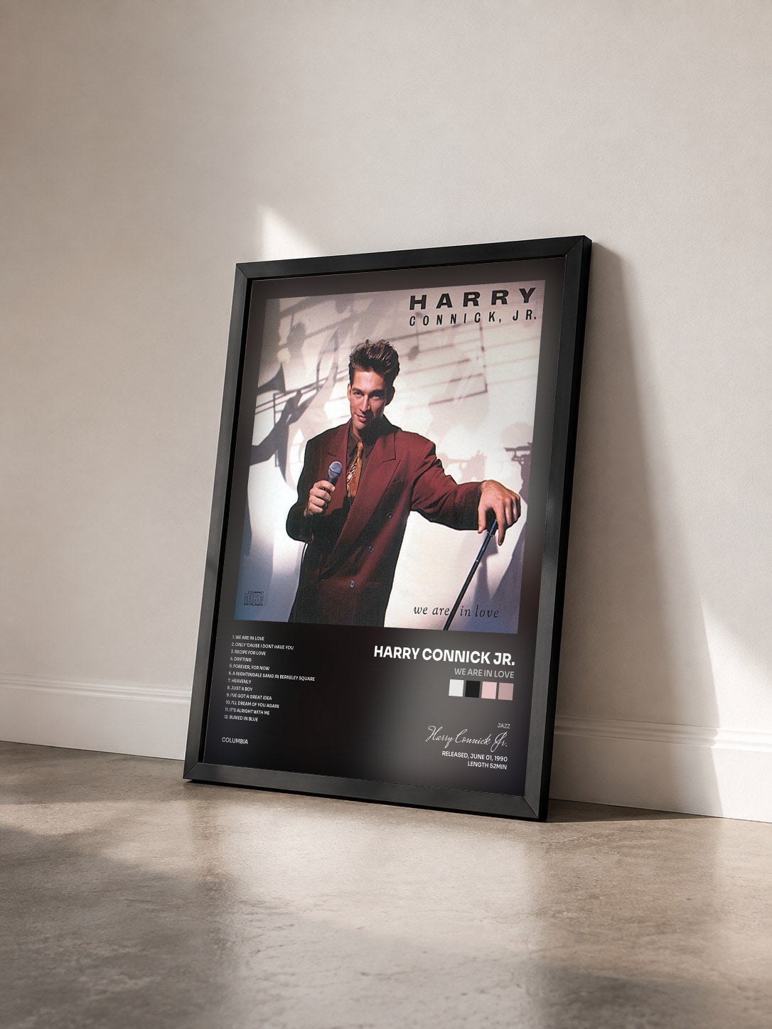 #noir Tableau de l'album We Are In Love de Harry Connick Jr. vu de trois quarts, cadre noir