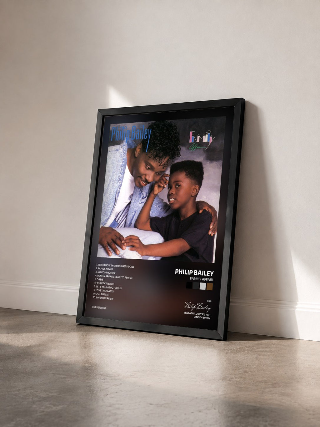 #noir Tableau de l'album Family Affair de Philip Bailey vu de trois quarts, cadre noir