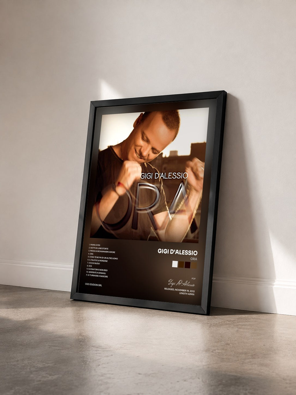 #noir Tableau de l'album Ora de Gigi D'Alessio vu de trois quarts, cadre noir