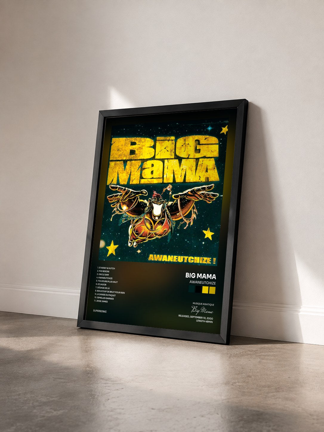 #noir Tableau de l'album Awaneutchize de Big Mama vu de trois quarts, cadre noir