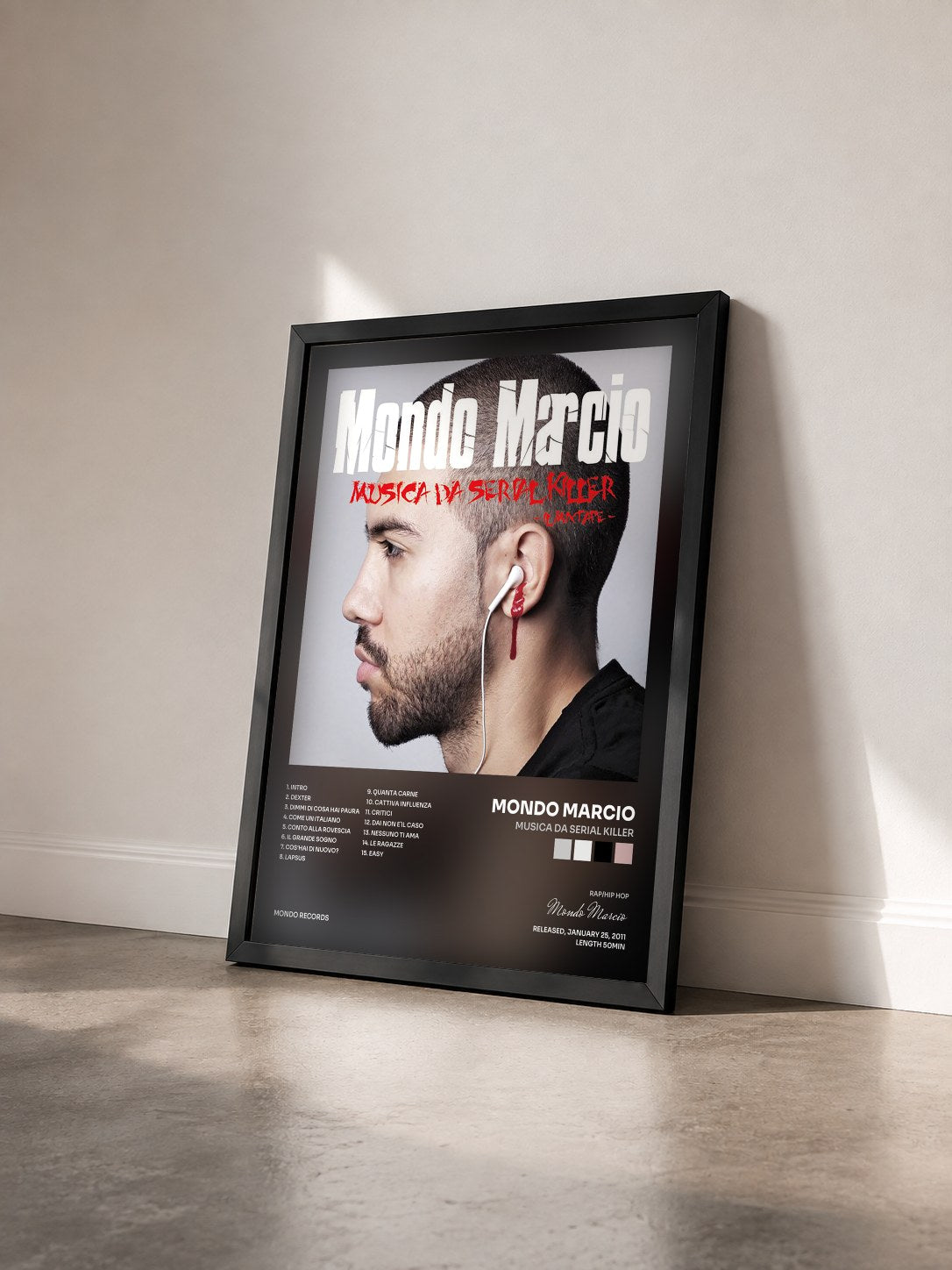 #noir Tableau de l'album Musica da Serial Killer de Mondo Marcio vu de trois quarts, cadre noir