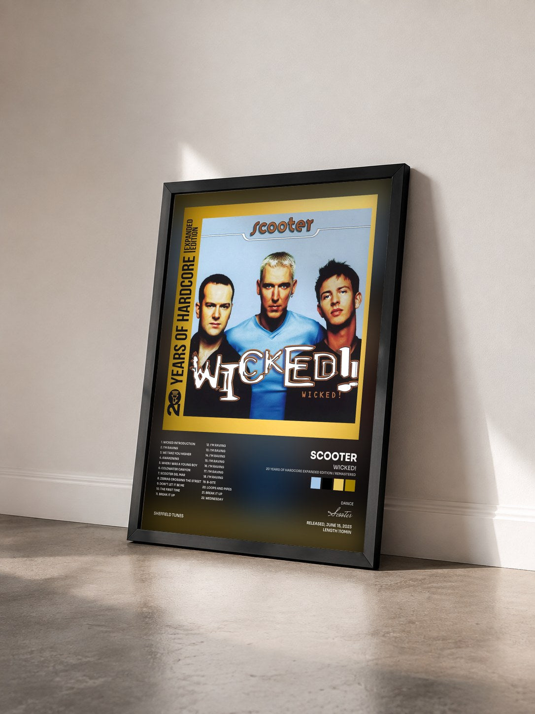 #noir Tableau de l'album Wicked! (20 Years Of Hardcore Expanded Edition / Remastered) de Scooter vu de trois quarts, cadre noir