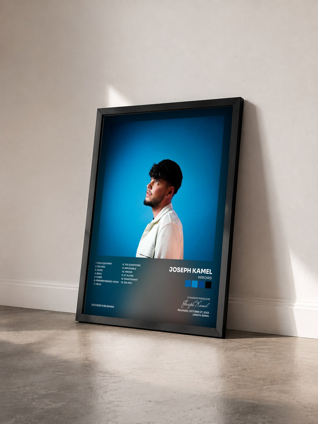 #noir Tableau de l'album Miroirs de Joseph Kamel vu de trois quarts, cadre noir