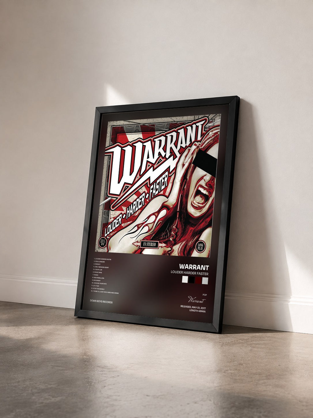 #noir Tableau de l'album Louder Harder Faster de Warrant vu de trois quarts, cadre noir