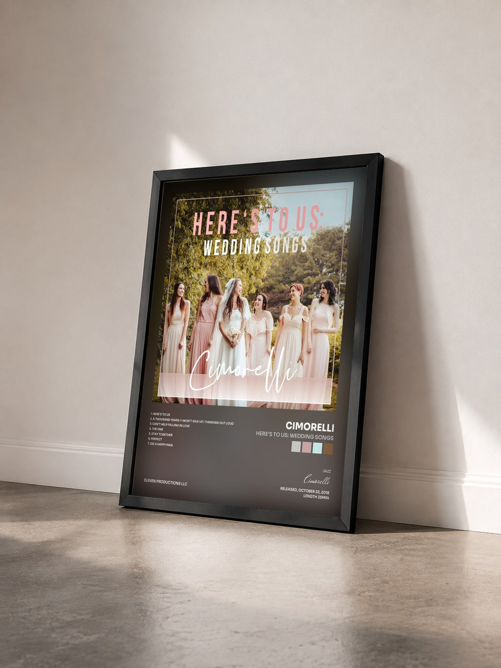 #noir Tableau de l'album Here's to Us: Wedding Songs de Cimorelli vu de trois quarts, cadre noir