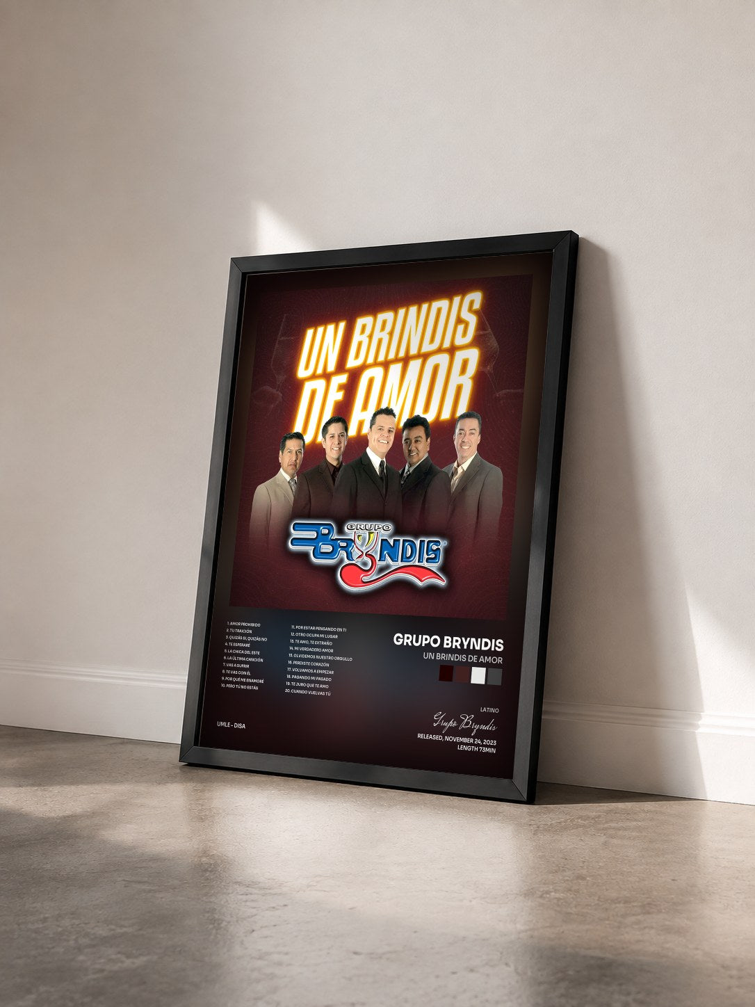#noir Tableau de l'album Un Brindis De Amor de Grupo Bryndis vu de trois quarts, cadre noir