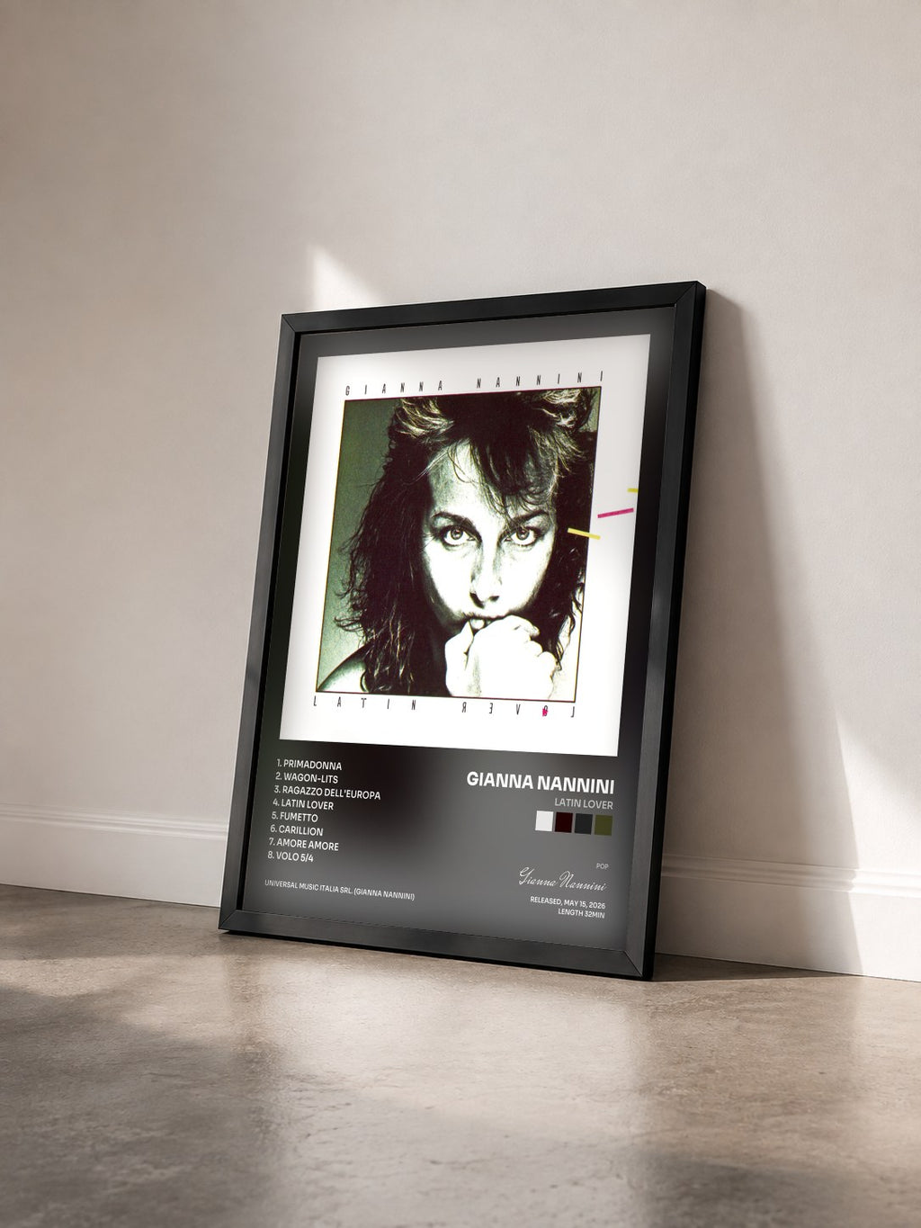 #noir Tableau de l'album Latin Lover de Gianna Nannini vu de trois quarts, cadre noir
