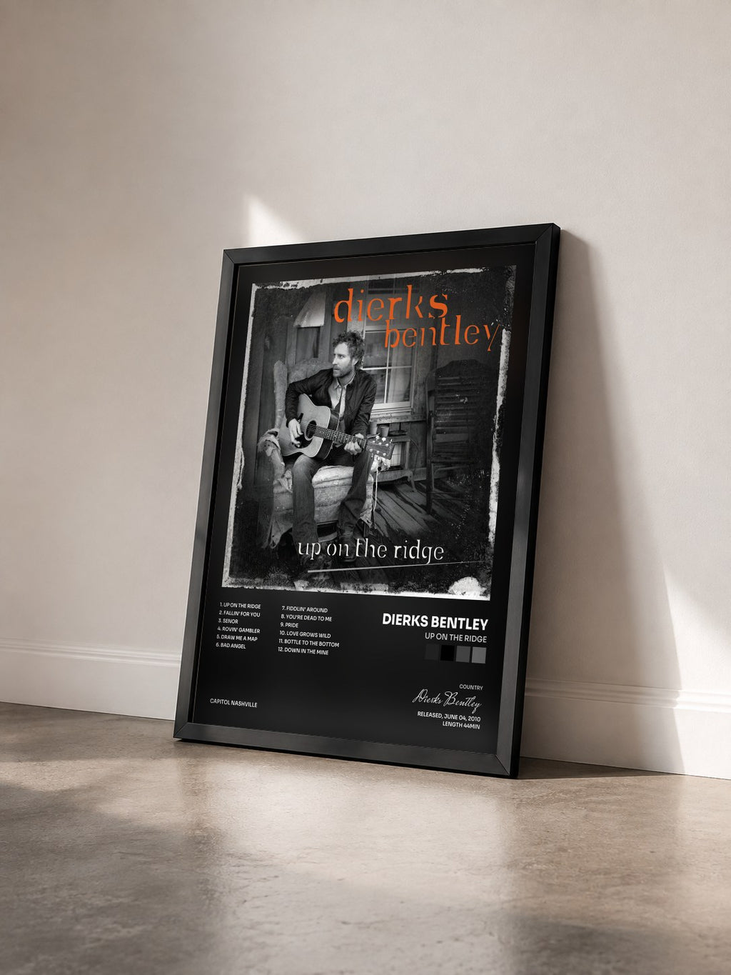 #noir Tableau de l'album Up On The Ridge de Dierks Bentley vu de trois quarts, cadre noir