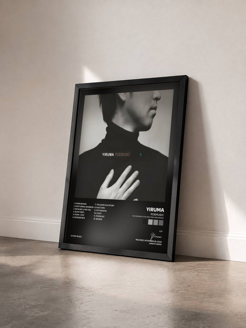 #noir Tableau de l'album Poemusic (The Original & the Very First Recording) de Yiruma vu de trois quarts, cadre noir