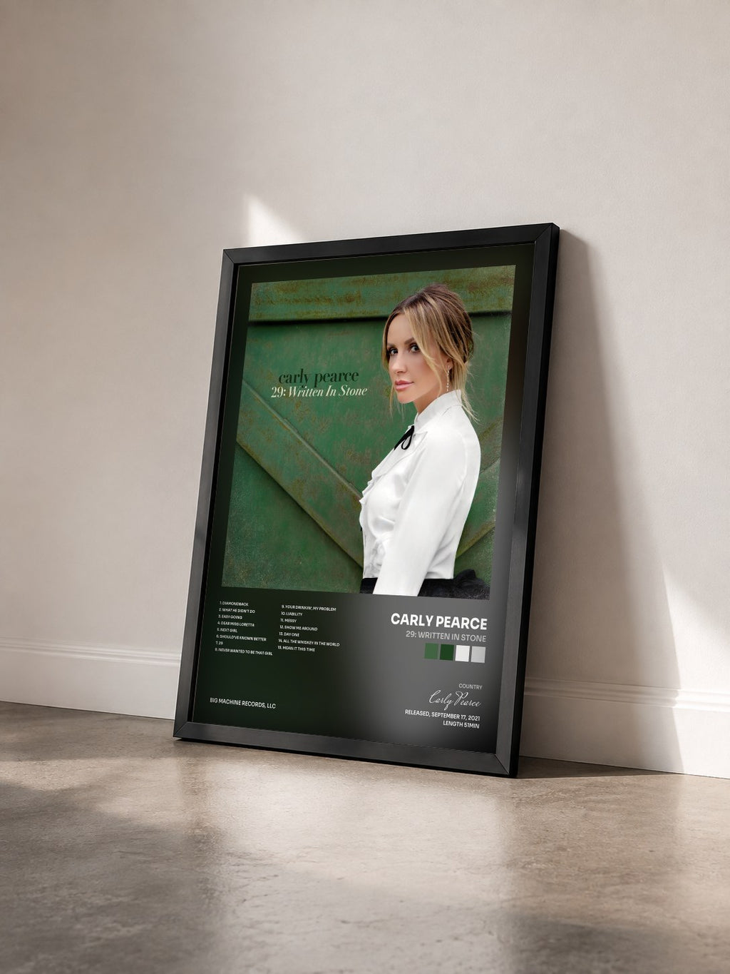 #noir Tableau de l'album 29: Written In Stone de Carly Pearce vu de trois quarts, cadre noir