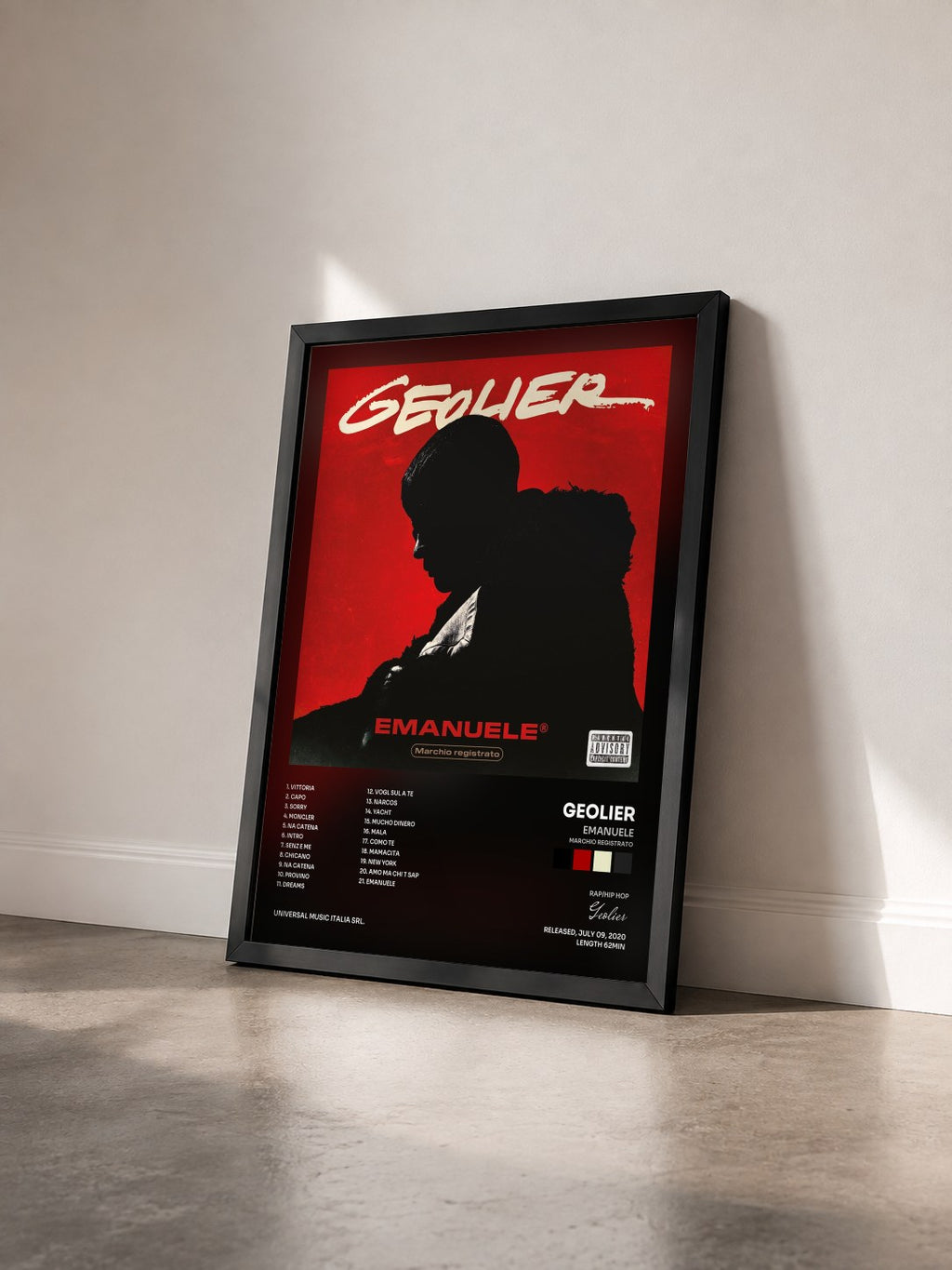 #noir Tableau de l'album Emanuele (Marchio registrato) de Geolier vu de trois quarts, cadre noir