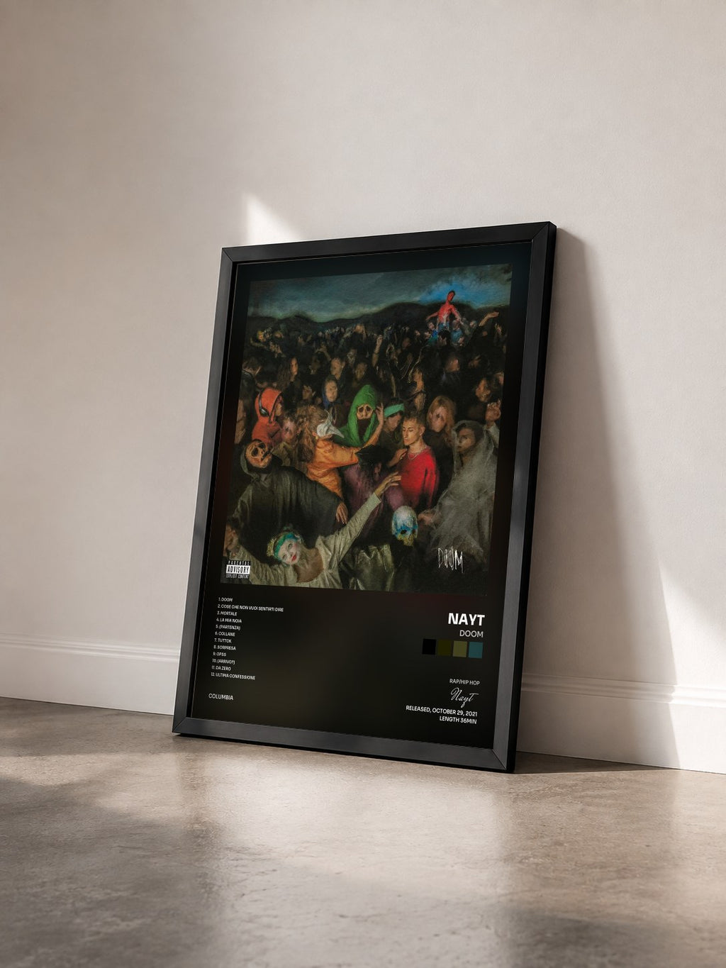 #noir Tableau de l'album DOOM de Nayt vu de trois quarts, cadre noir