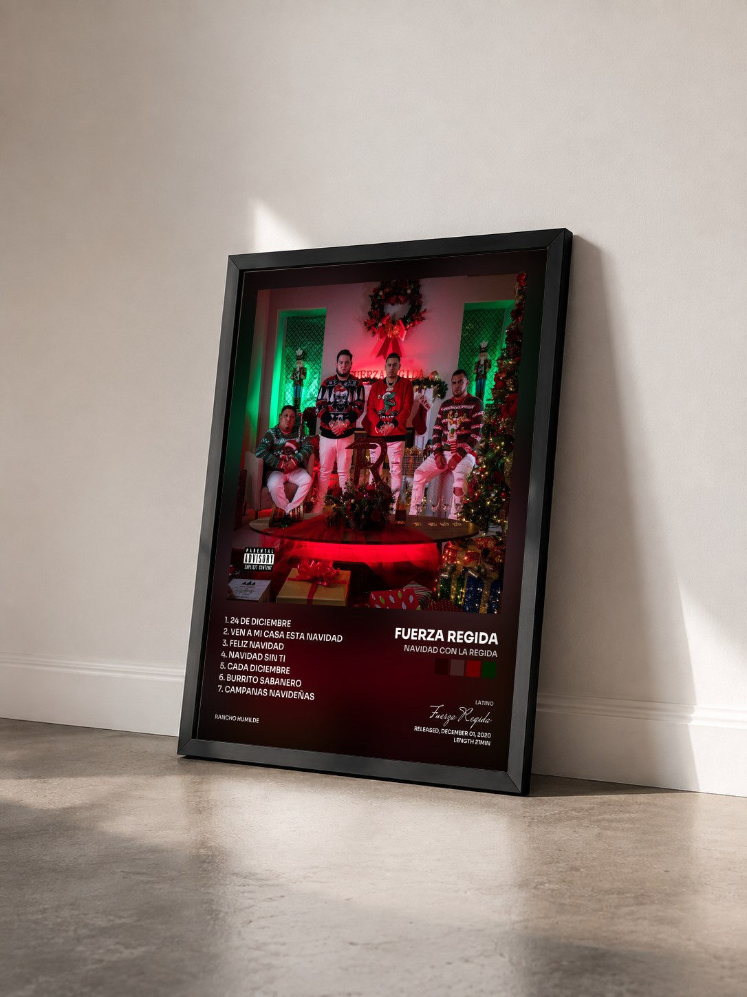 #noir Tableau de l'album Navidad Con La Regida de Fuerza Regida vu de trois quarts, cadre noir