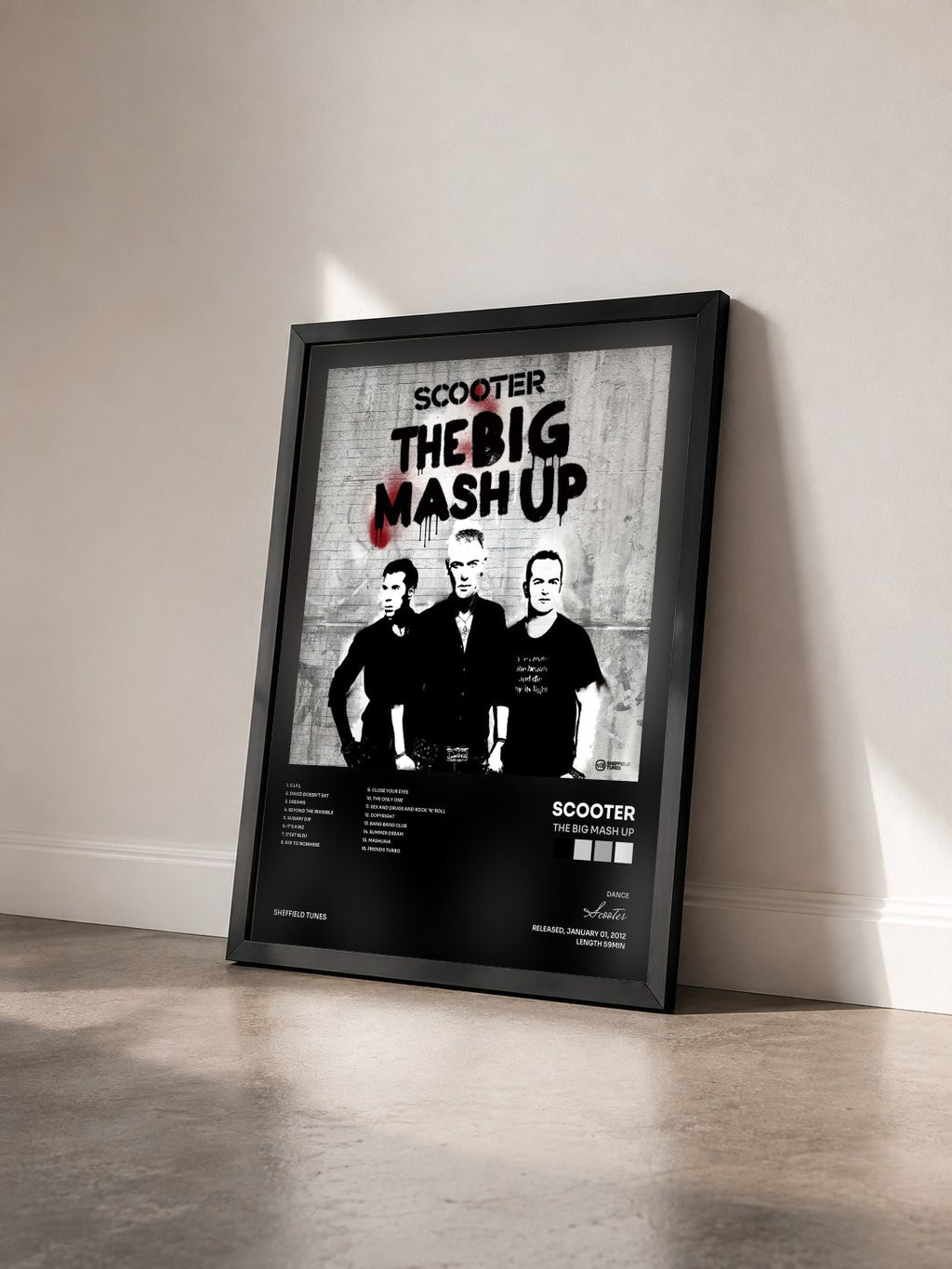 #noir Tableau de l'album The Big Mash Up de Scooter vu de trois quarts, cadre noir