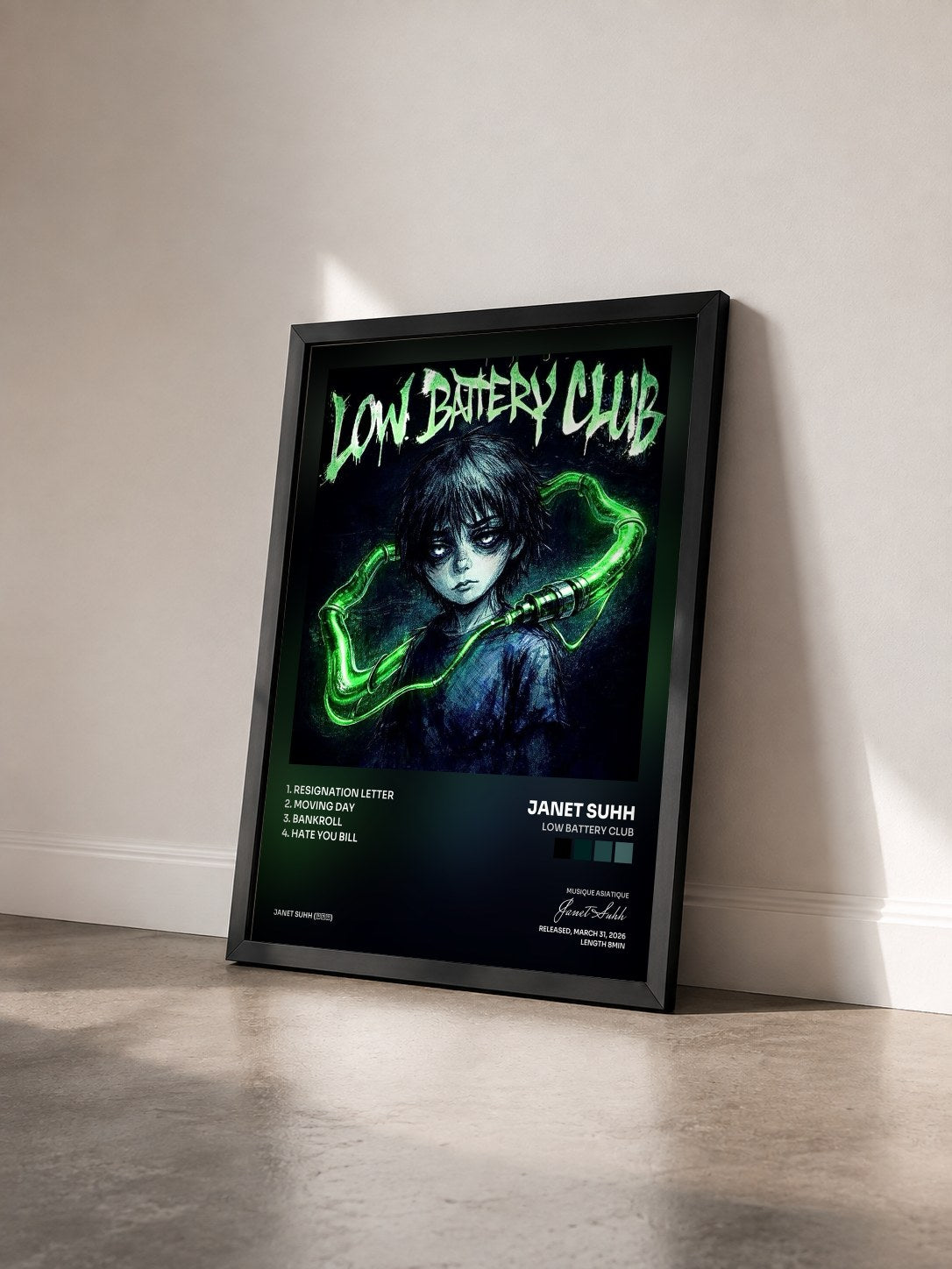 #noir Tableau de l'album LOW BATTERY CLUB de Janet Suhh vu de trois quarts, cadre noir