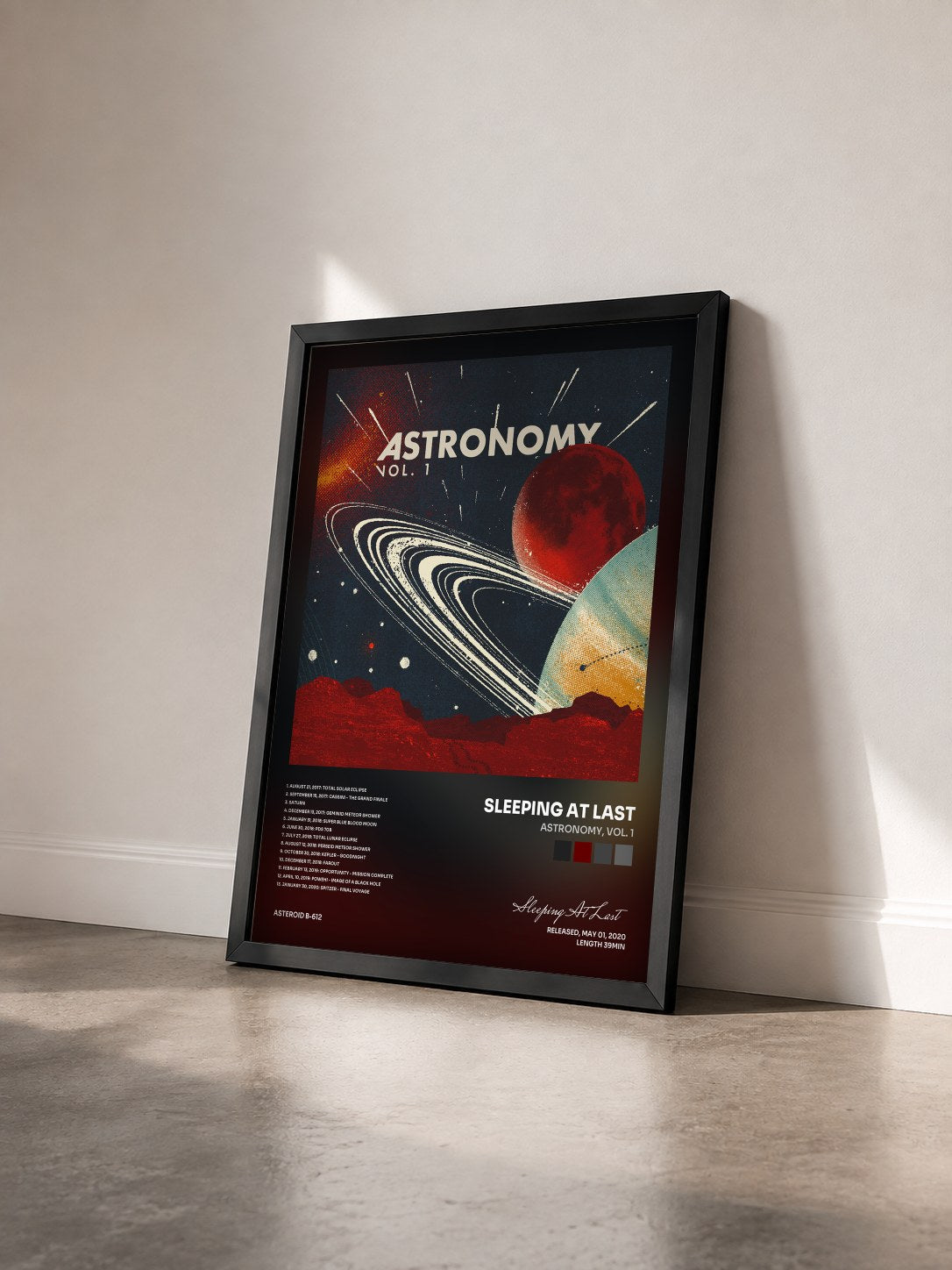#noir Tableau de l'album Astronomy, Vol. 1 de Sleeping At Last vu de trois quarts, cadre noir