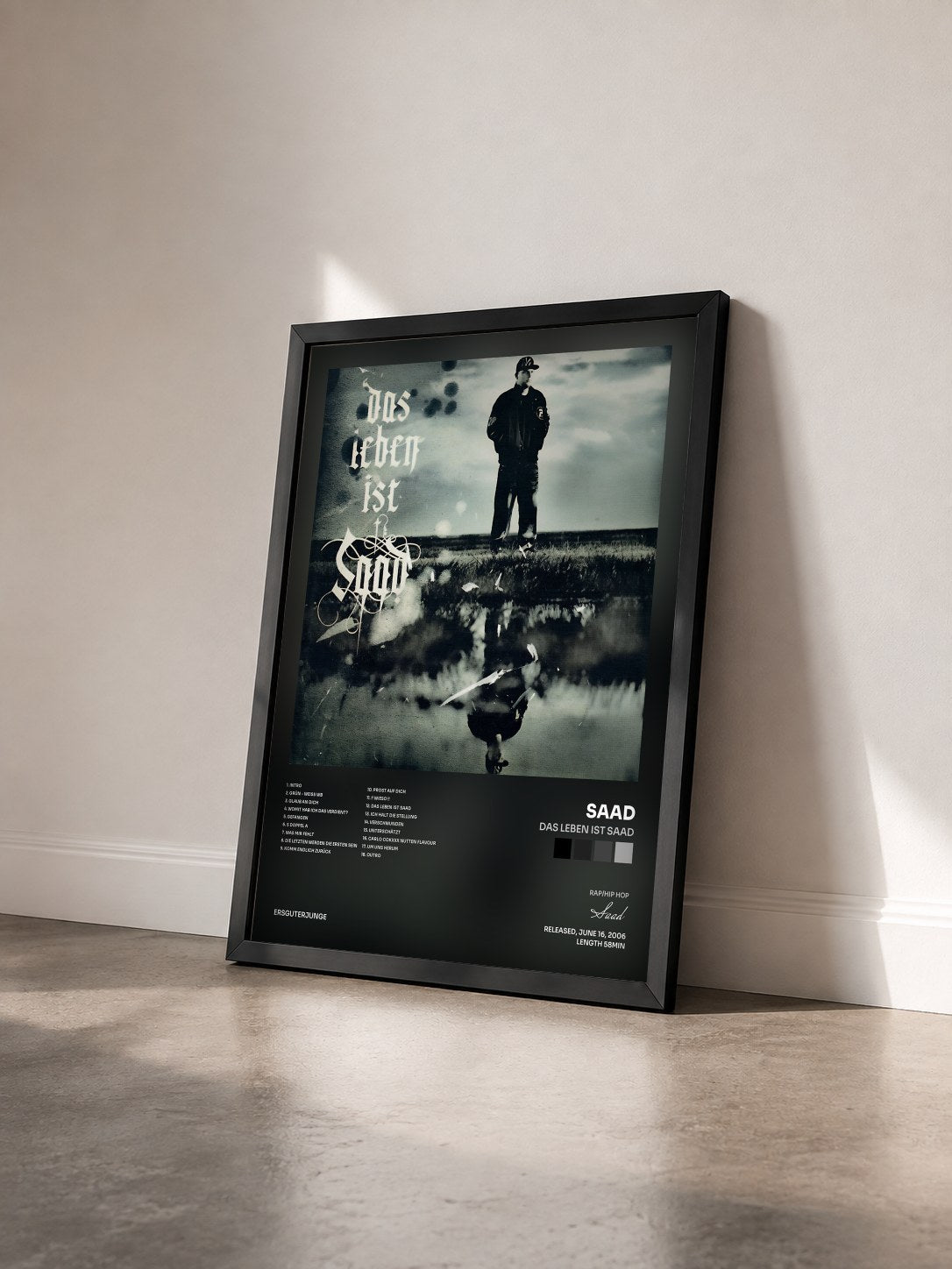 #noir Tableau de l'album Das Leben ist Saad de Saad vu de trois quarts, cadre noir