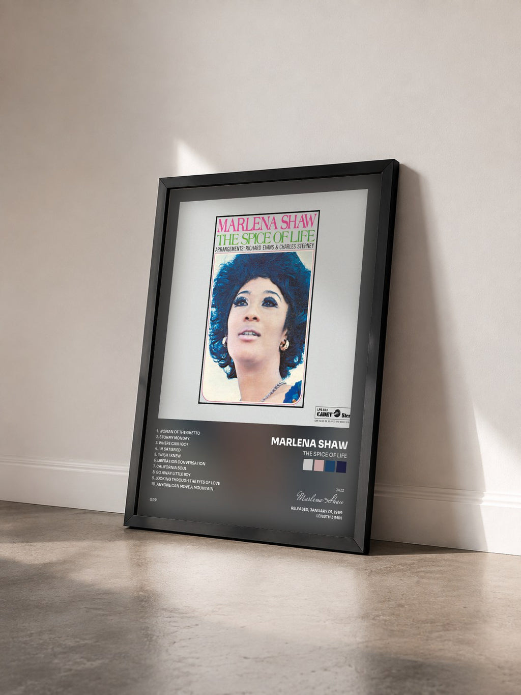 #noir Tableau de l'album The Spice Of Life de Marlena Shaw vu de trois quarts, cadre noir