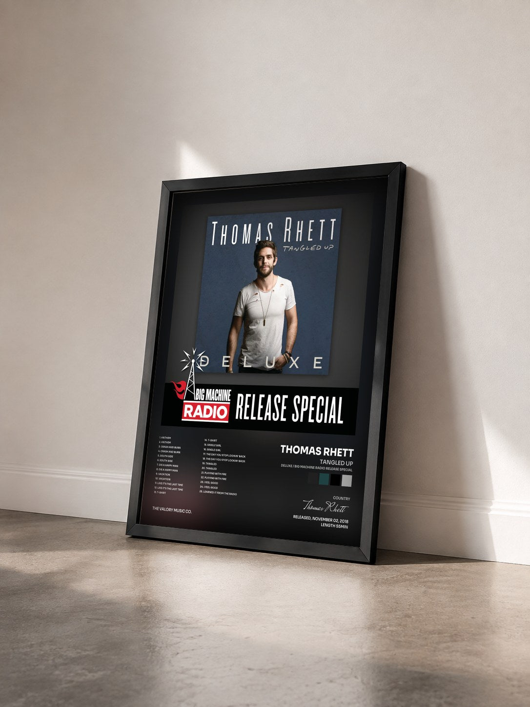 #noir Tableau de l'album Tangled Up (Deluxe / Big Machine Radio Release Special) de Thomas Rhett vu de trois quarts, cadre noir