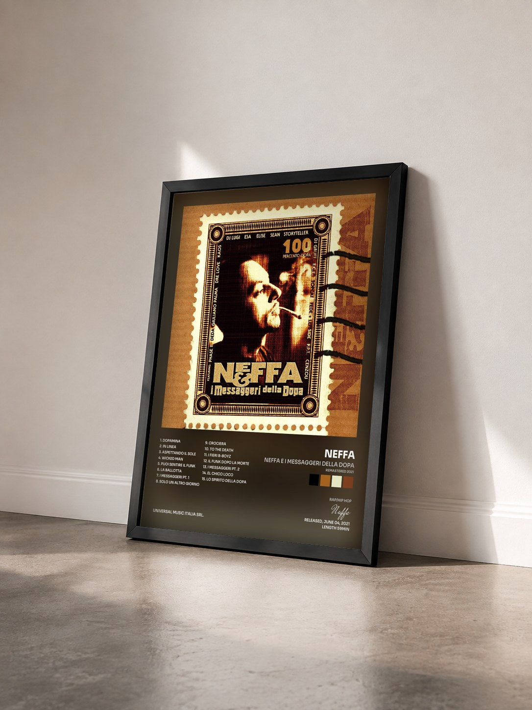 #noir Tableau de l'album Neffa E I Messaggeri Della Dopa (Remastered 2021) de Neffa vu de trois quarts, cadre noir