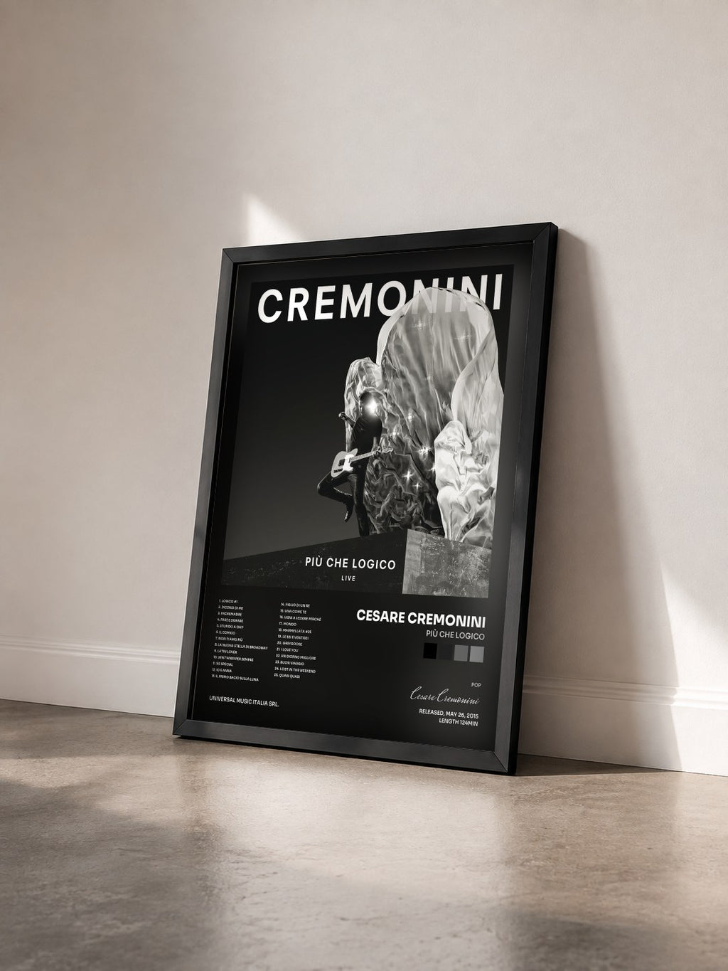 #noir Tableau de l'album Più Che Logico de Cesare Cremonini vu de trois quarts, cadre noir