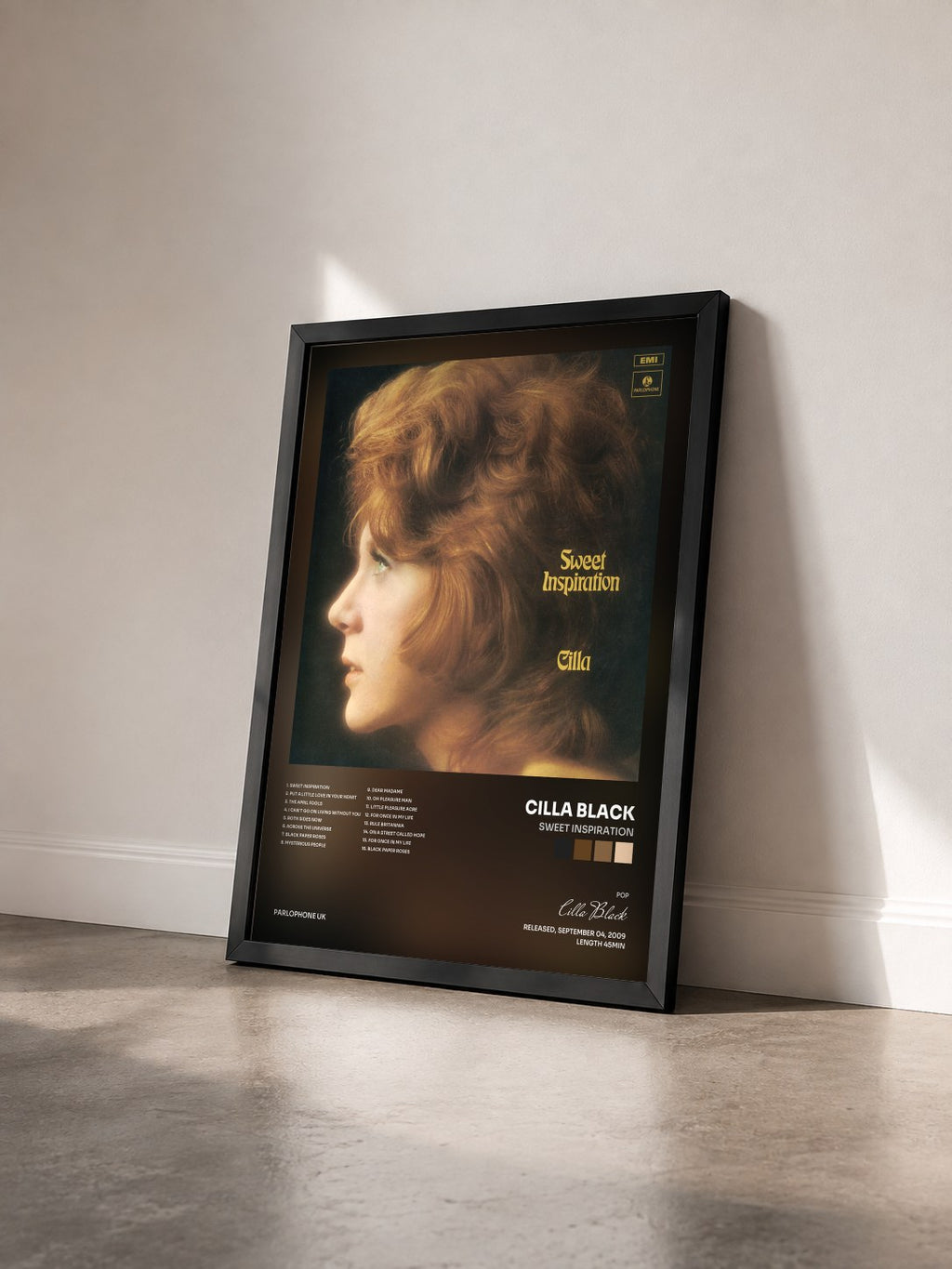 #noir Tableau de l'album Sweet Inspiration de Cilla Black vu de trois quarts, cadre noir