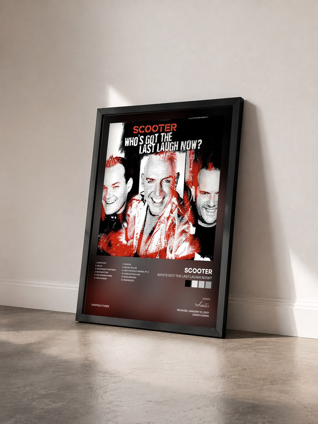#noir Tableau de l'album Who's Got The Last Laugh Now? de Scooter vu de trois quarts, cadre noir