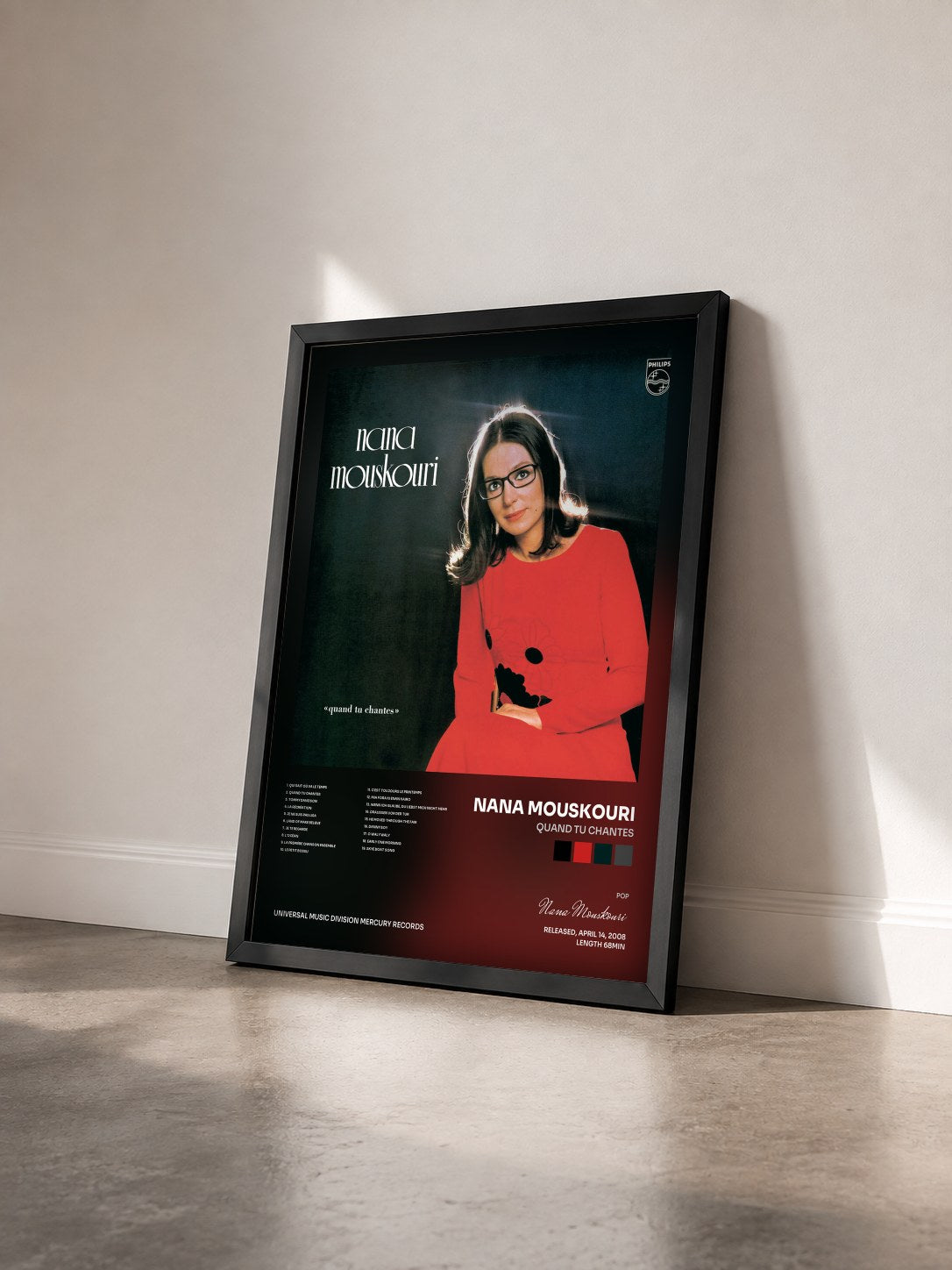 #noir Tableau de l'album Quand Tu Chantes de Nana Mouskouri vu de trois quarts, cadre noir