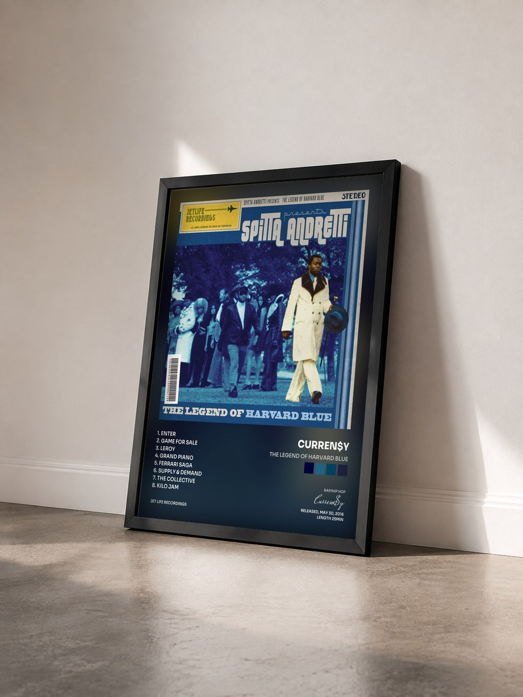 #noir Tableau de l'album The Legend of Harvard Blue de Curren$y vu de trois quarts, cadre noir