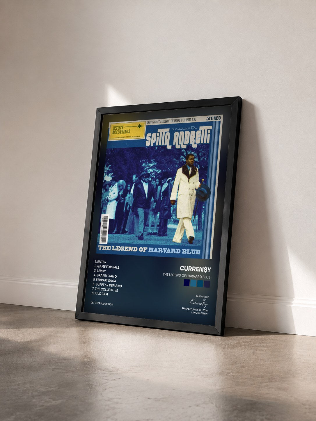 #noir Tableau de l'album The Legend of Harvard Blue de Curren$y vu de trois quarts, cadre noir