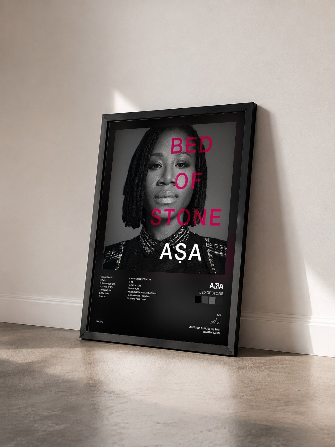 #noir Tableau de l'album Bed of Stone de Aṣa vu de trois quarts, cadre noir