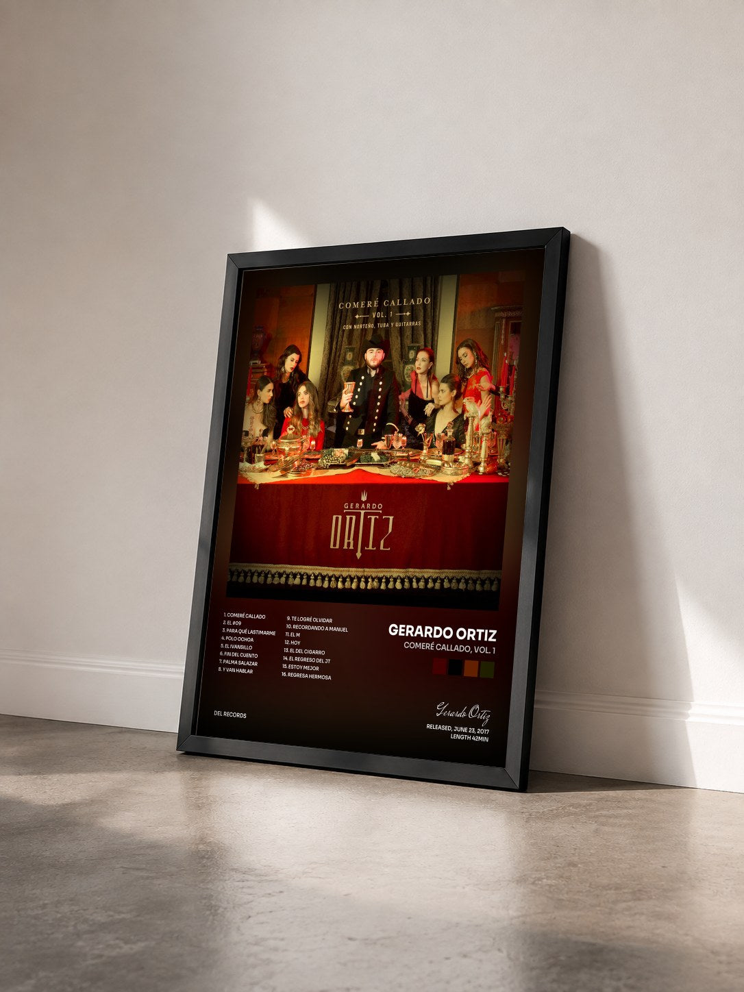 #noir Tableau de l'album Comeré Callado, Vol. 1 de Gerardo Ortiz vu de trois quarts, cadre noir