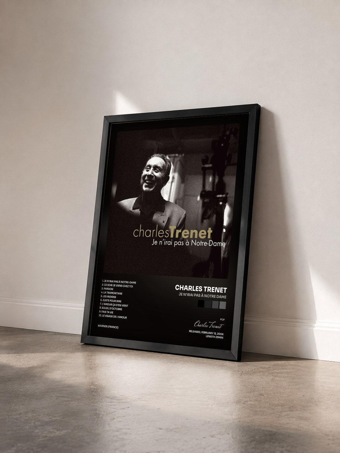 #noir Tableau de l'album Je n'irai pas à Notre Dame de Charles Trenet vu de trois quarts, cadre noir