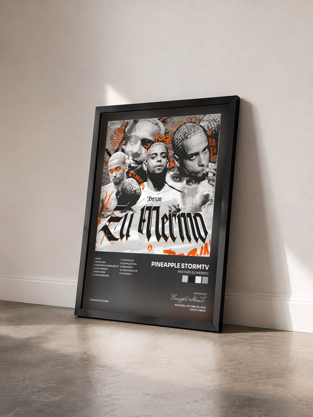 #noir Tableau de l'album MIXTAPE EU MERMO de Pineapple StormTv vu de trois quarts, cadre noir