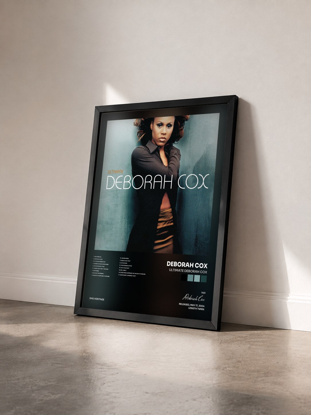#noir Tableau de l'album Ultimate Deborah Cox de Deborah Cox vu de trois quarts, cadre noir