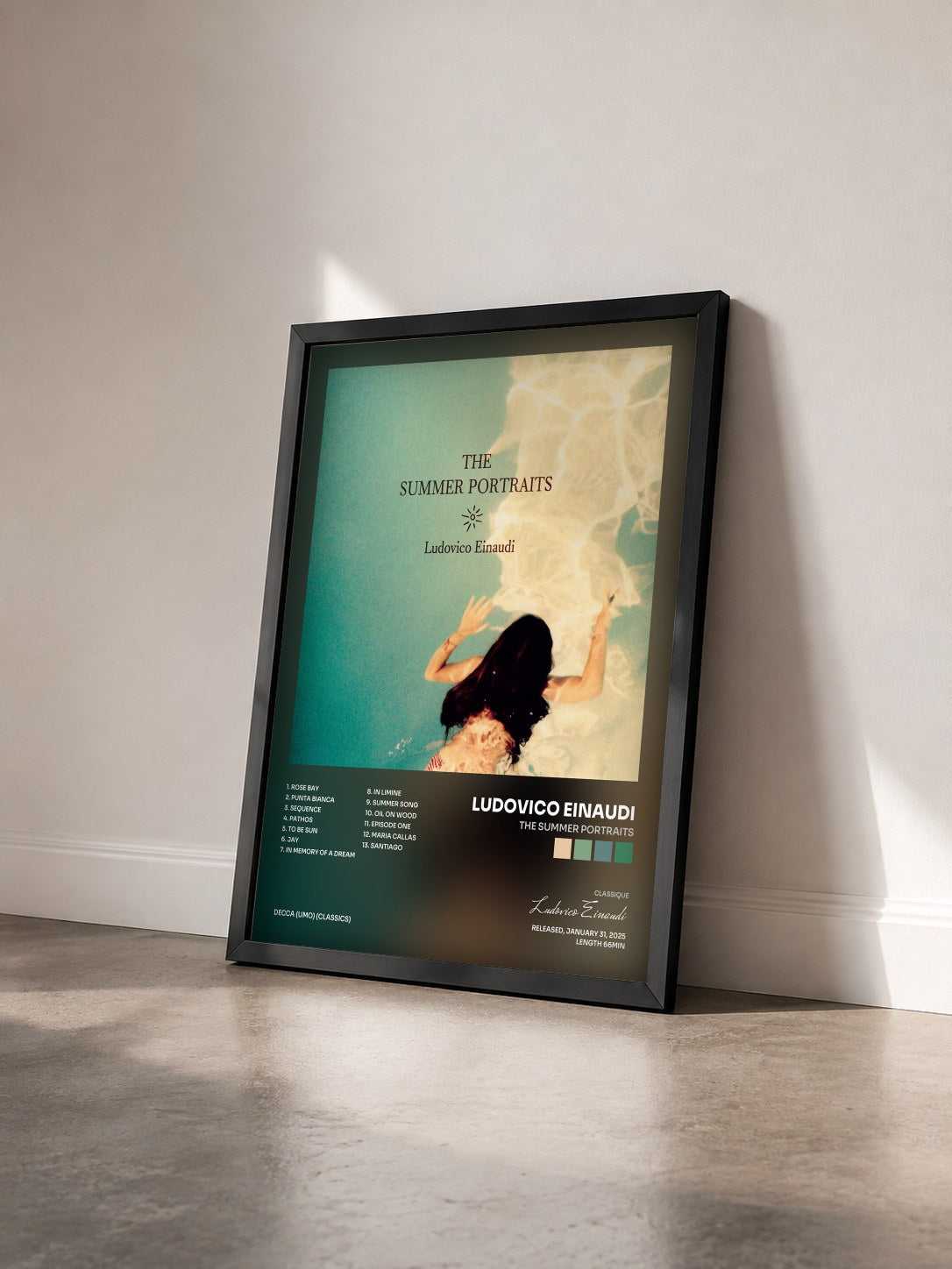 #noir Tableau de l'album The Summer Portraits de Ludovico Einaudi vu de trois quarts, cadre noir