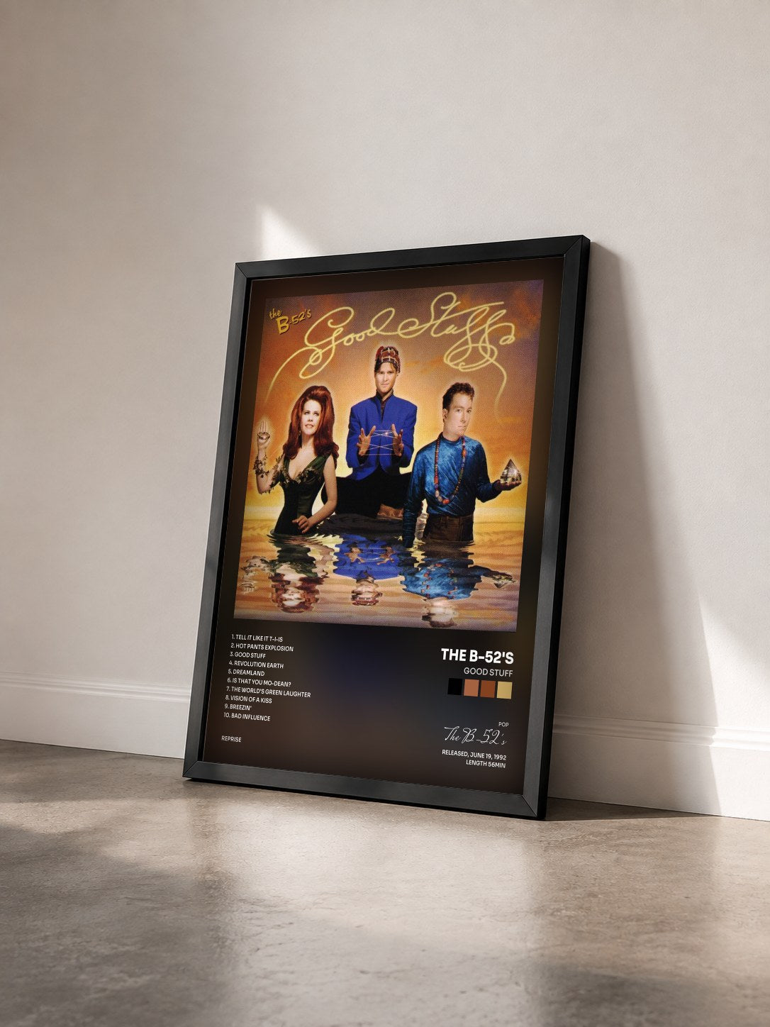 #noir Tableau de l'album Good Stuff de The B-52's vu de trois quarts, cadre noir