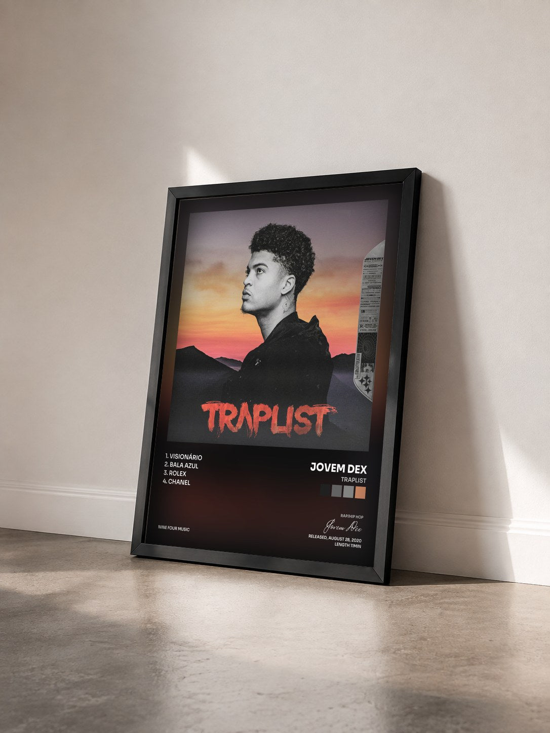 #noir Tableau de l'album Traplist de Jovem Dex vu de trois quarts, cadre noir