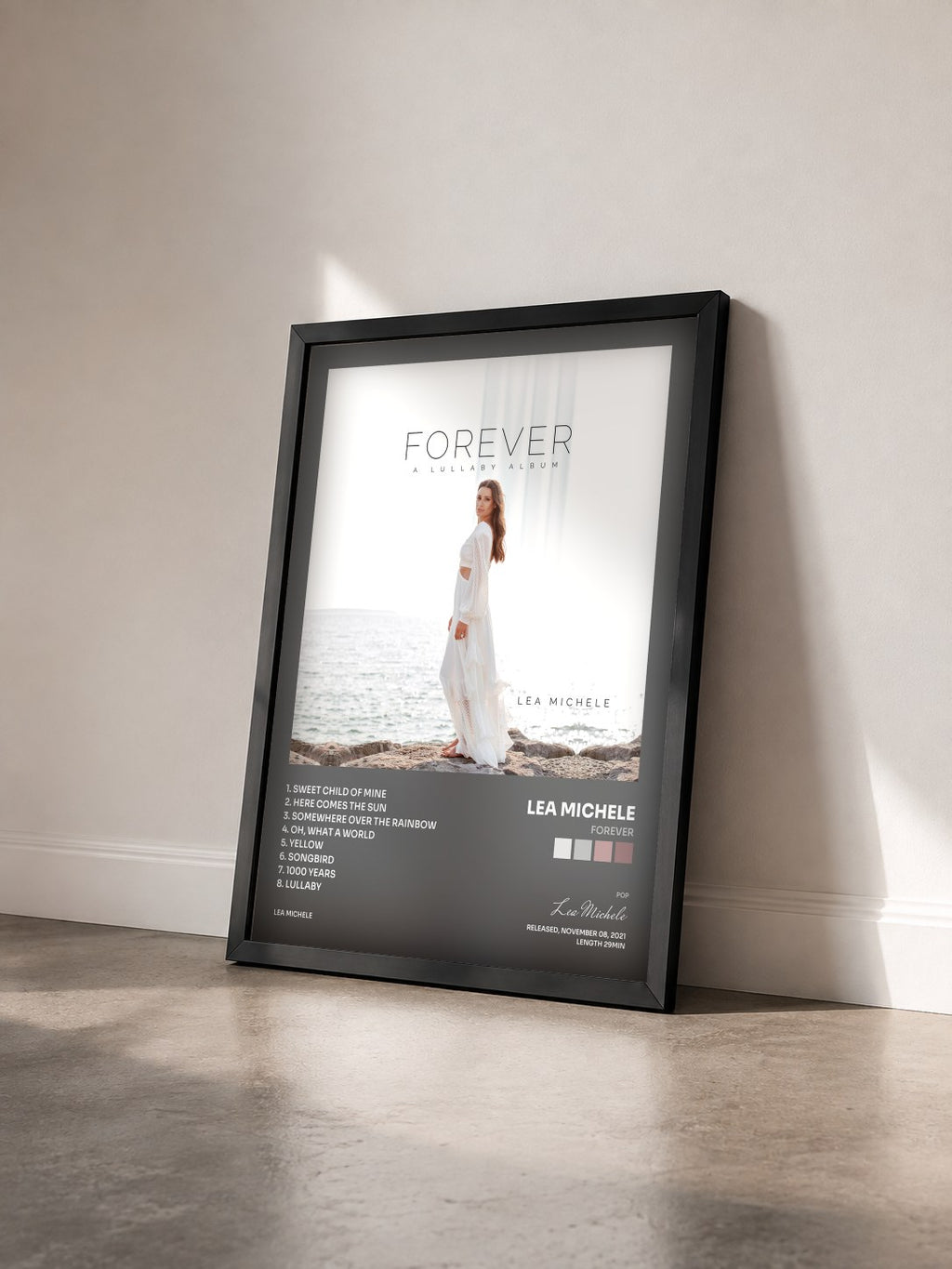 #noir Tableau de l'album Forever de Lea Michele vu de trois quarts, cadre noir