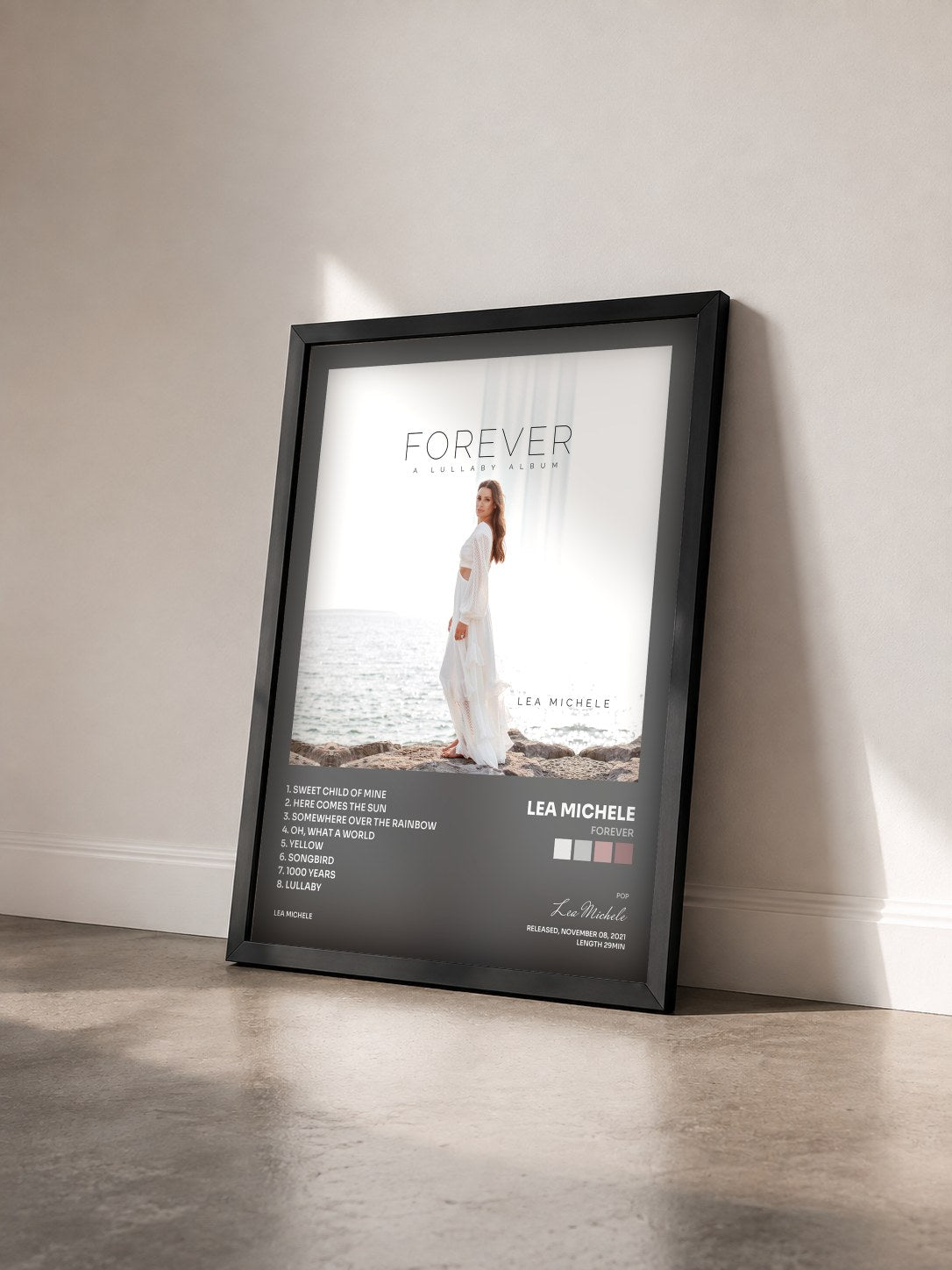 #noir Tableau de l'album Forever de Lea Michele vu de trois quarts, cadre noir
