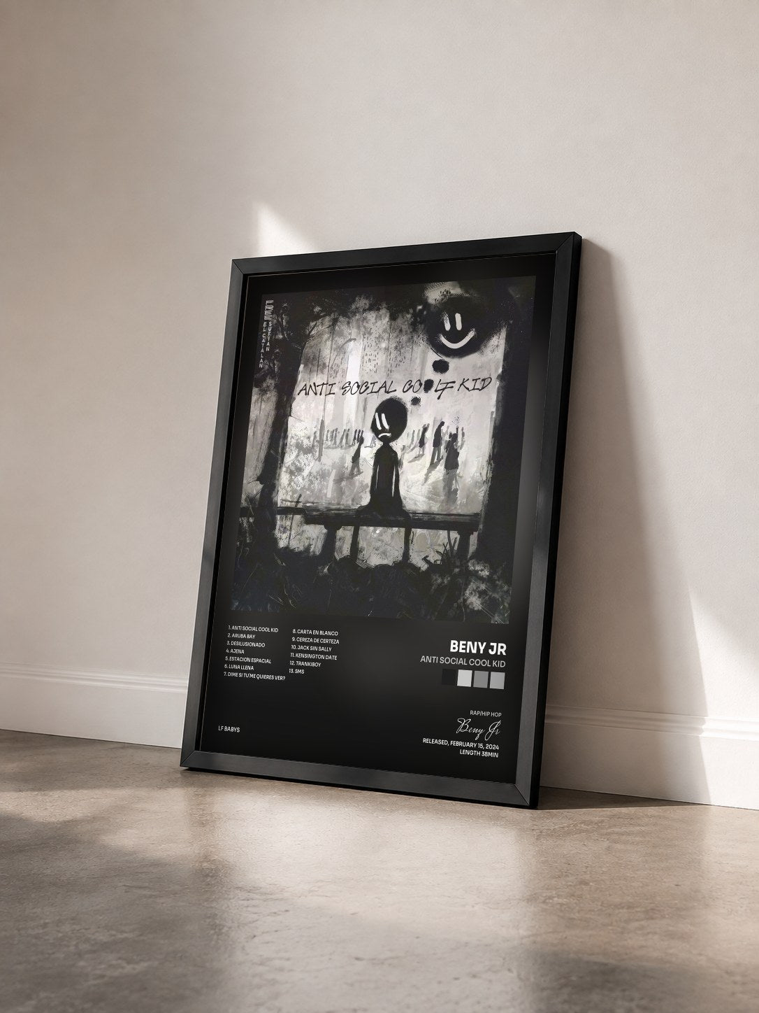 #noir Tableau de l'album Anti Social Cool Kid de Beny Jr vu de trois quarts, cadre noir