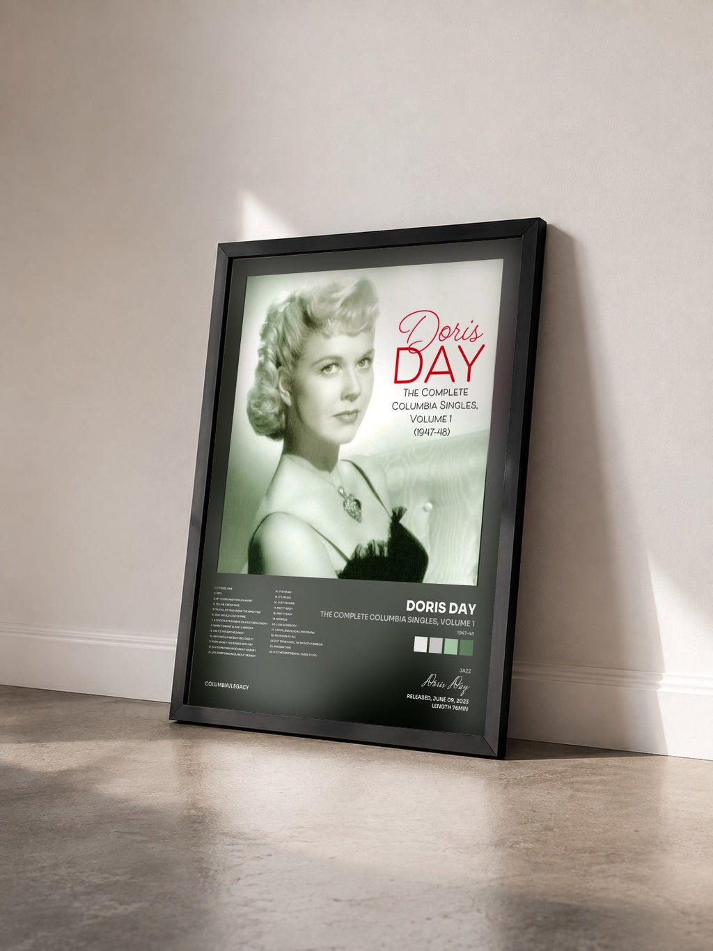 #noir Tableau de l'album The Complete Columbia Singles, Volume 1 (1947-48) de Doris Day vu de trois quarts, cadre noir