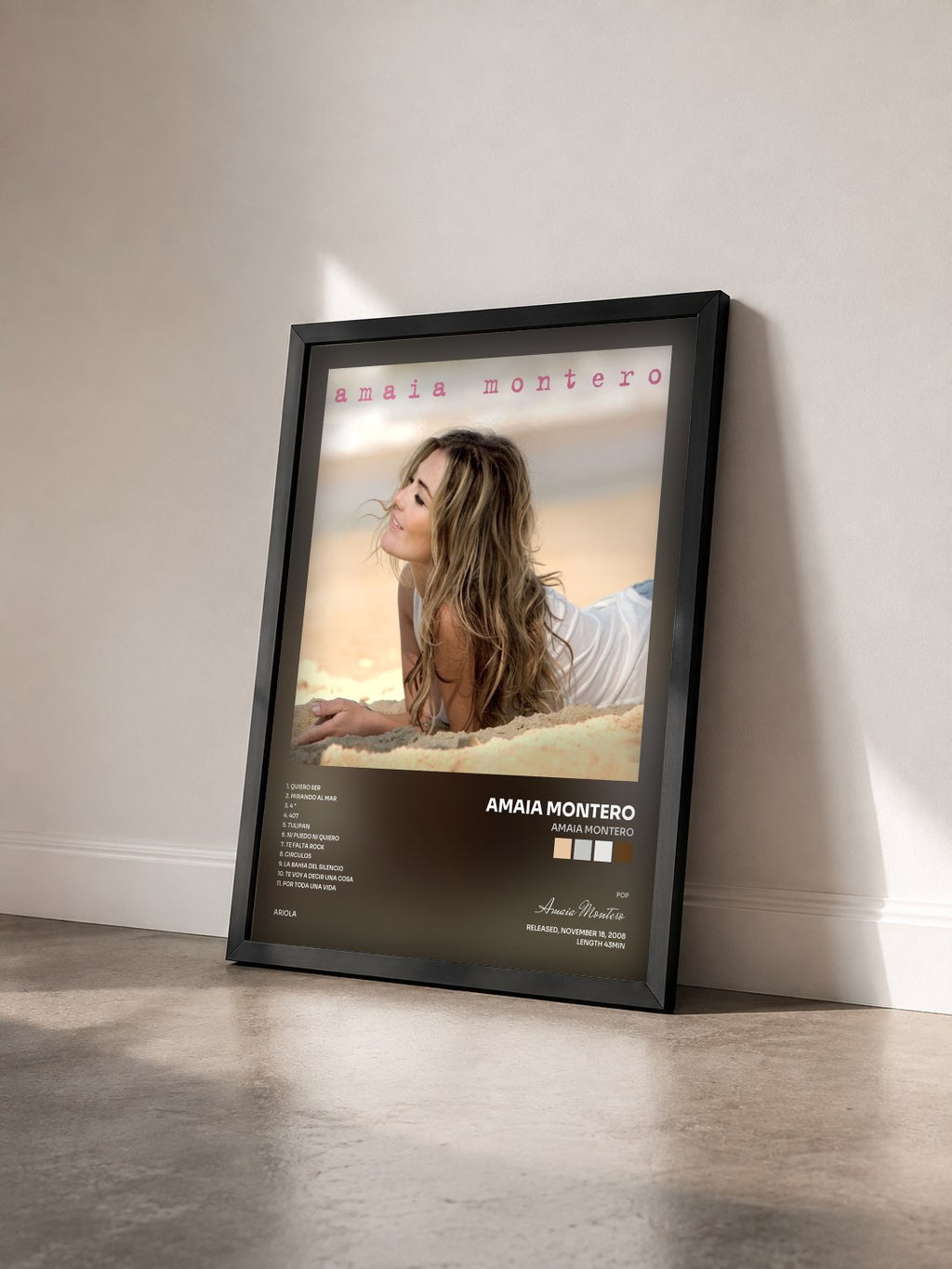 #noir Tableau de l'album Amaia Montero de Amaia Montero vu de trois quarts, cadre noir