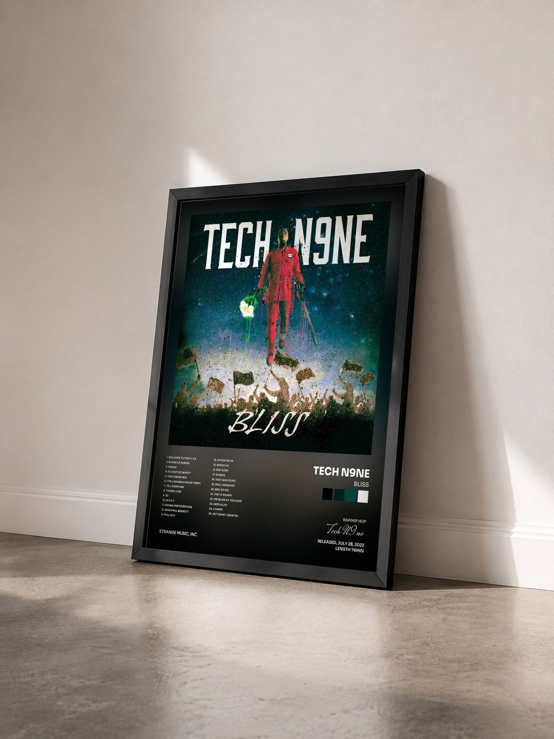 #noir Tableau de l'album BLISS de Tech N9ne vu de trois quarts, cadre noir