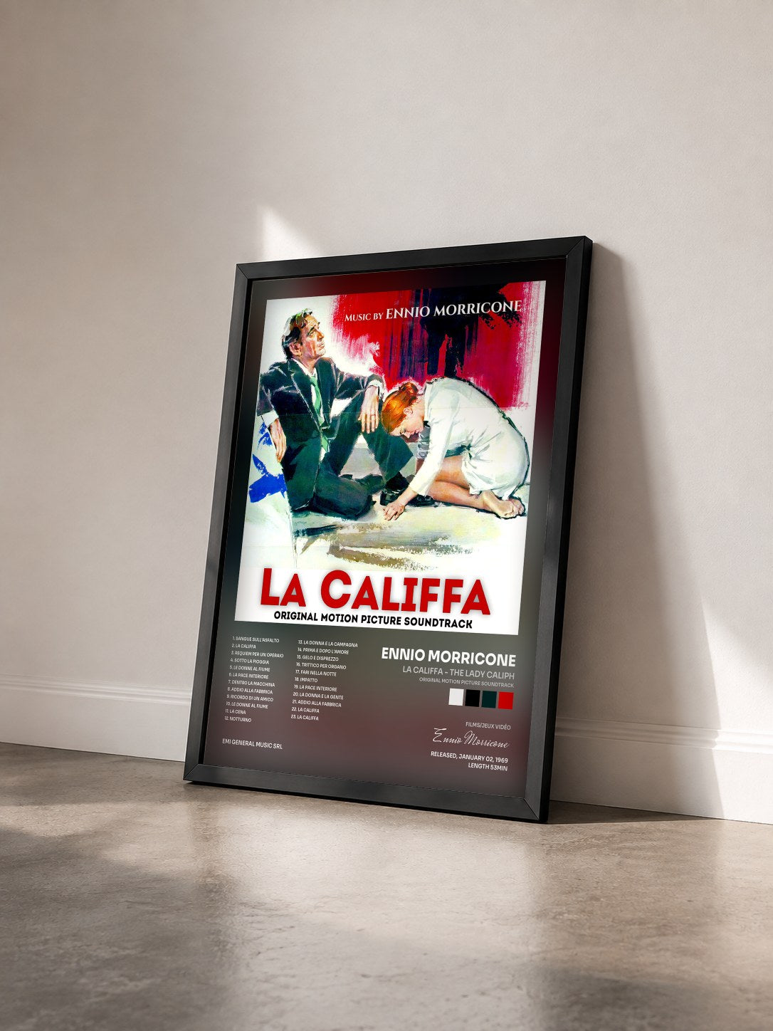 #noir Tableau de l'album La Califfa - The Lady Caliph (Original Motion Picture Soundtrack) de Ennio Morricone vu de trois quarts, cadre noir