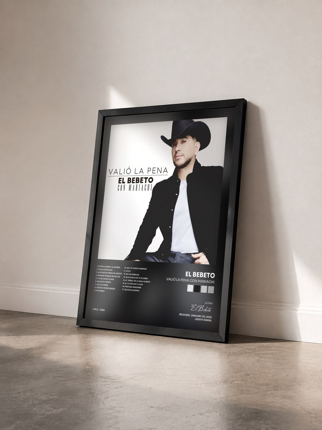 #noir Tableau de l'album Valió La Pena Con Mariachi de El Bebeto vu de trois quarts, cadre noir