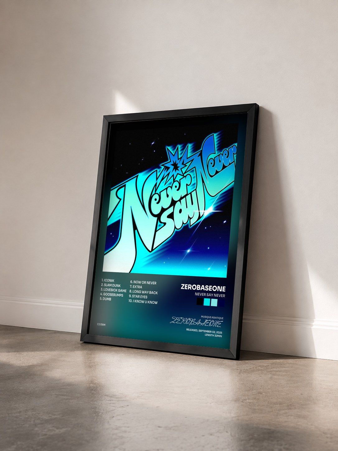 #noir Tableau de l'album NEVER SAY NEVER de ZEROBASEONE vu de trois quarts, cadre noir